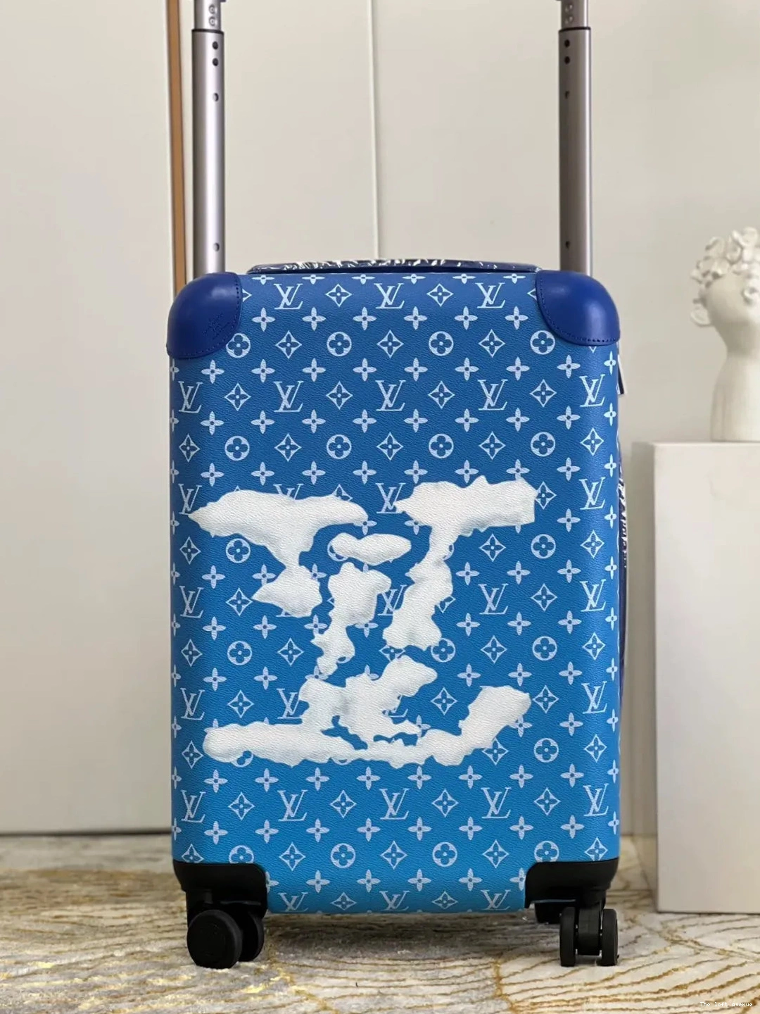 CUSTOM SUITCASE HORIZON 55 37L CLOUDS CABIN 0801